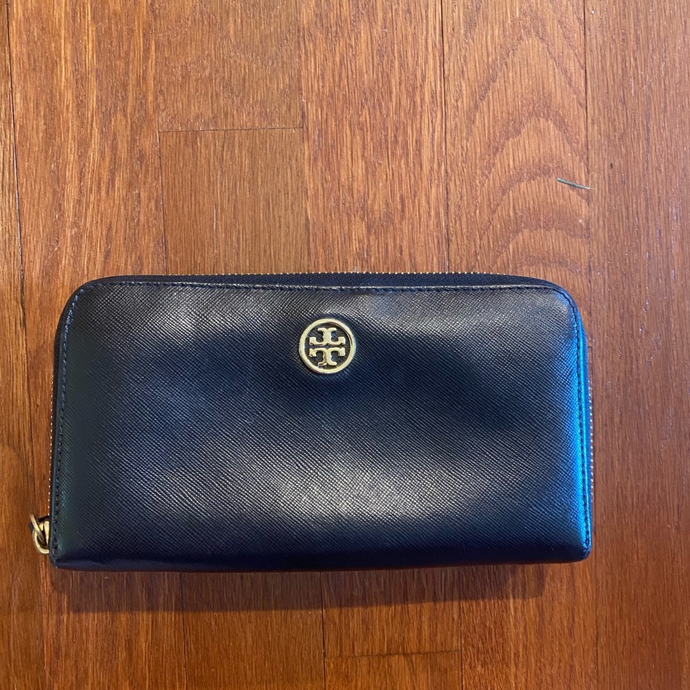 Tory Burch wallet